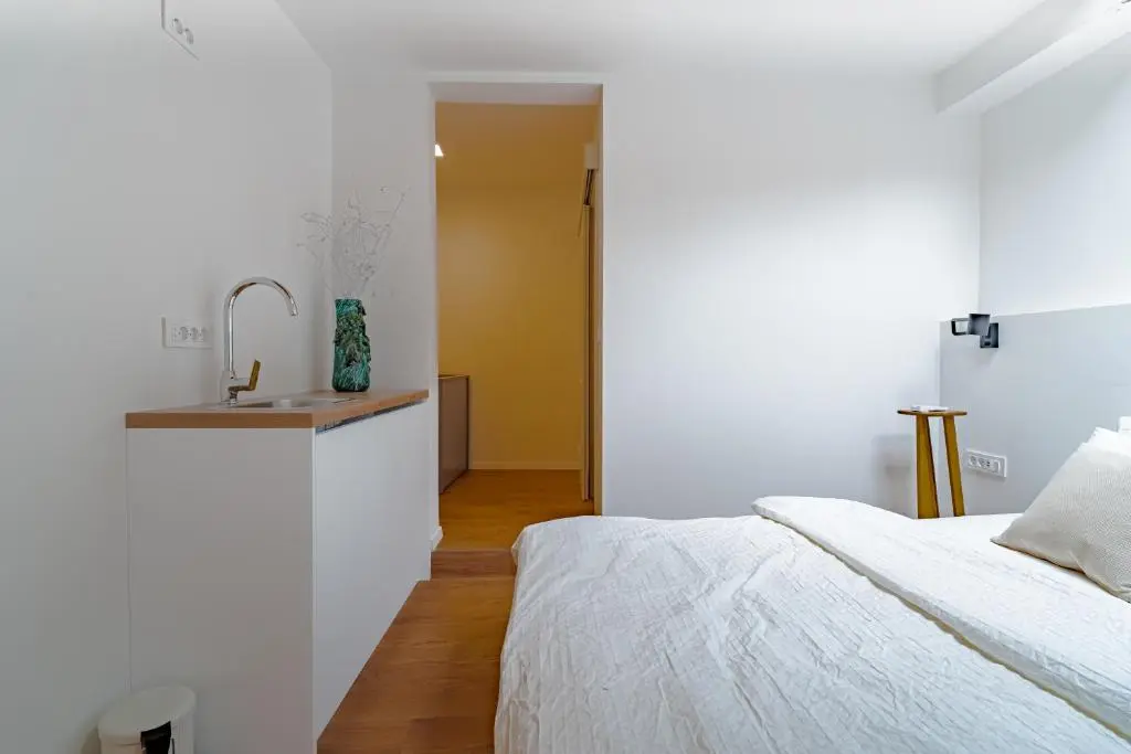 Room Image 7